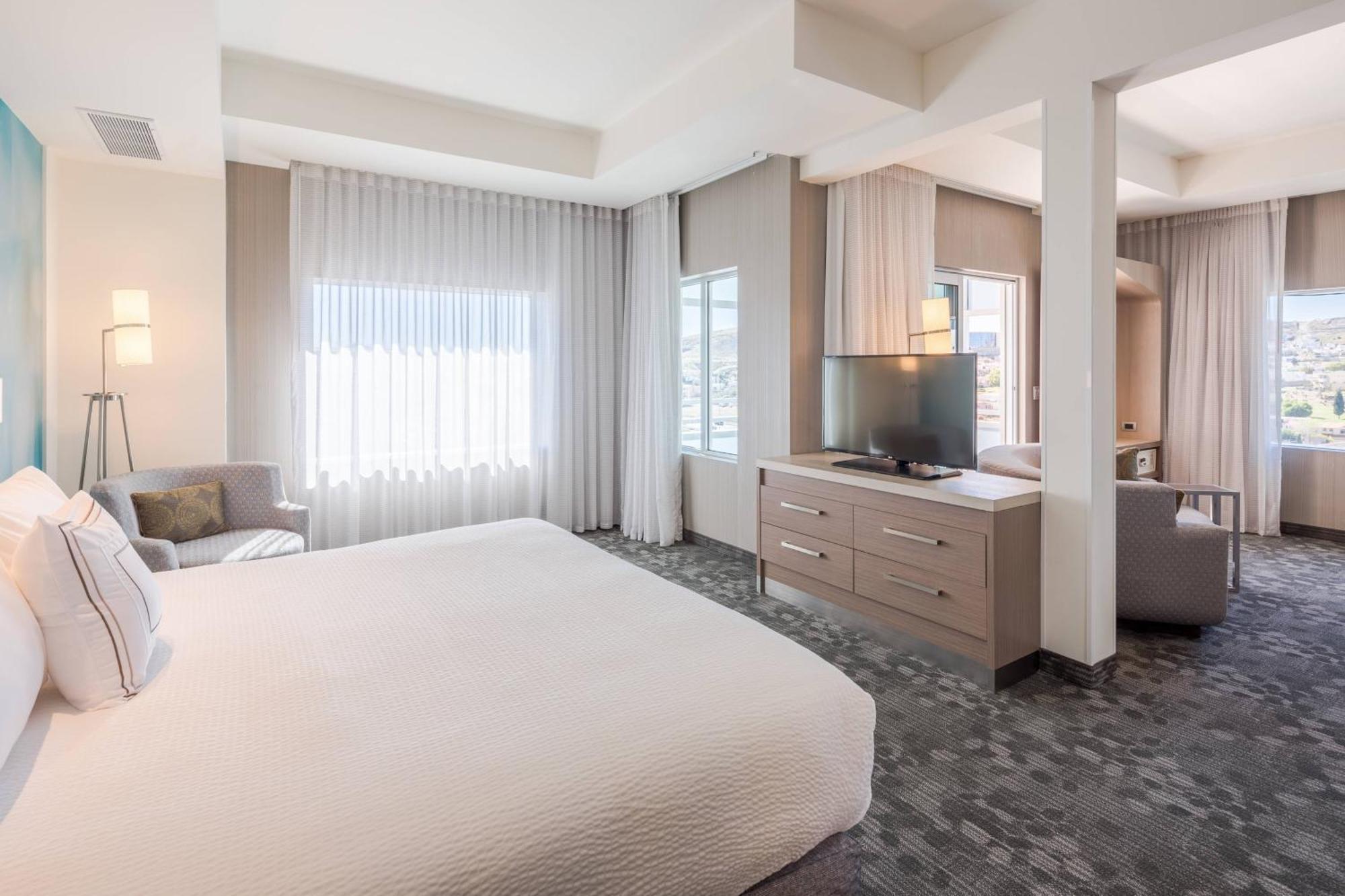 Courtyard By Marriott Chihuahua Hotell Eksteriør bilde